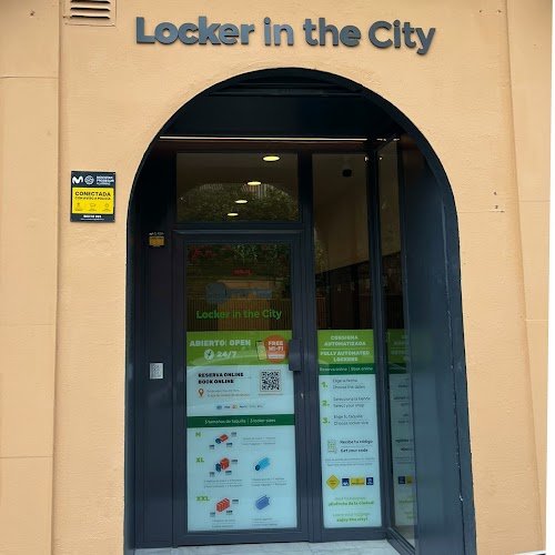 Locker in the City Sevilla - Consigna 24h Plaza Du: foto de su ficha de Google Maps