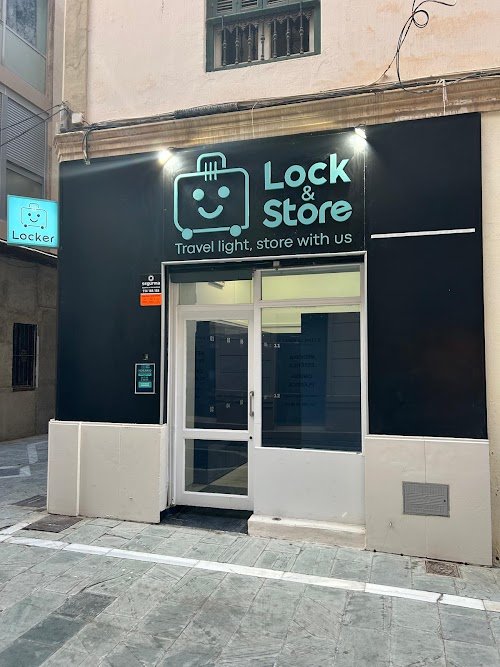 Lock & Store Málaga - Consigna para Maletas: foto de su ficha de Google Maps