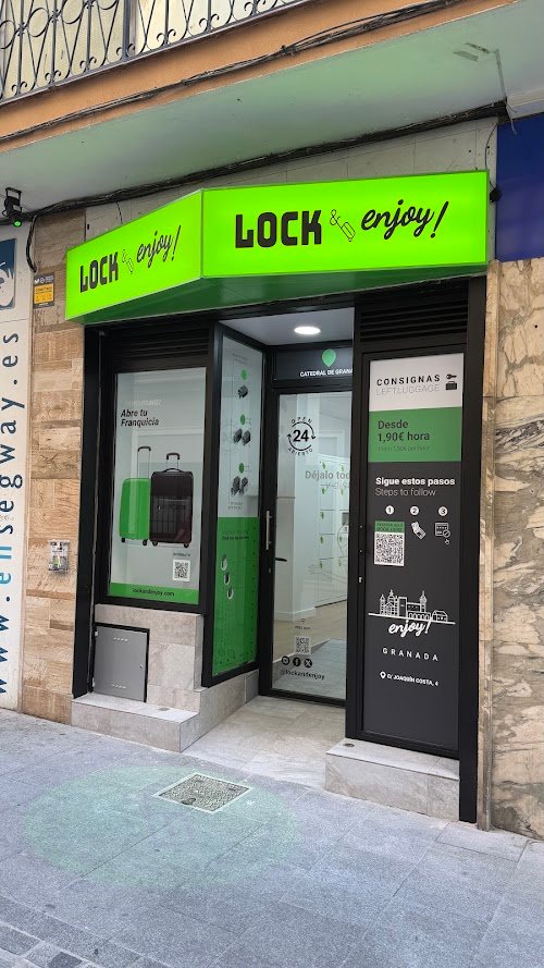 LOCK & enjoy! - Luggage storage in Granada Cathedr: foto de su ficha de Google Maps