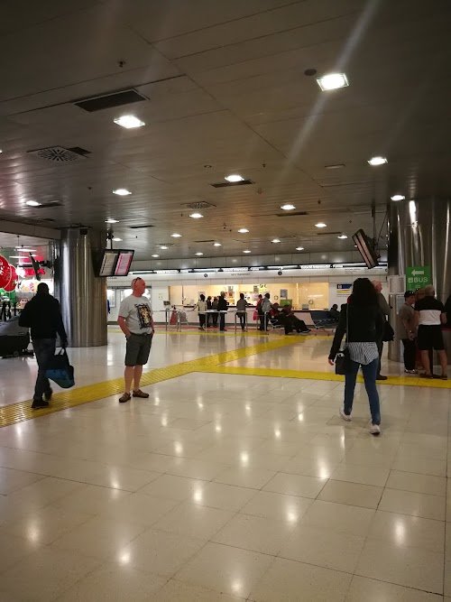 Motoraz Left Luggage: foto de su ficha de Google Maps